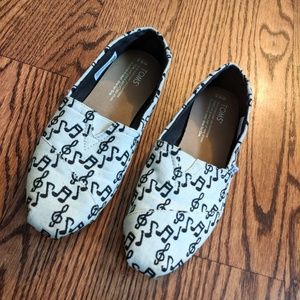 TOMS classic slip-ons embroidered music notes 6.5